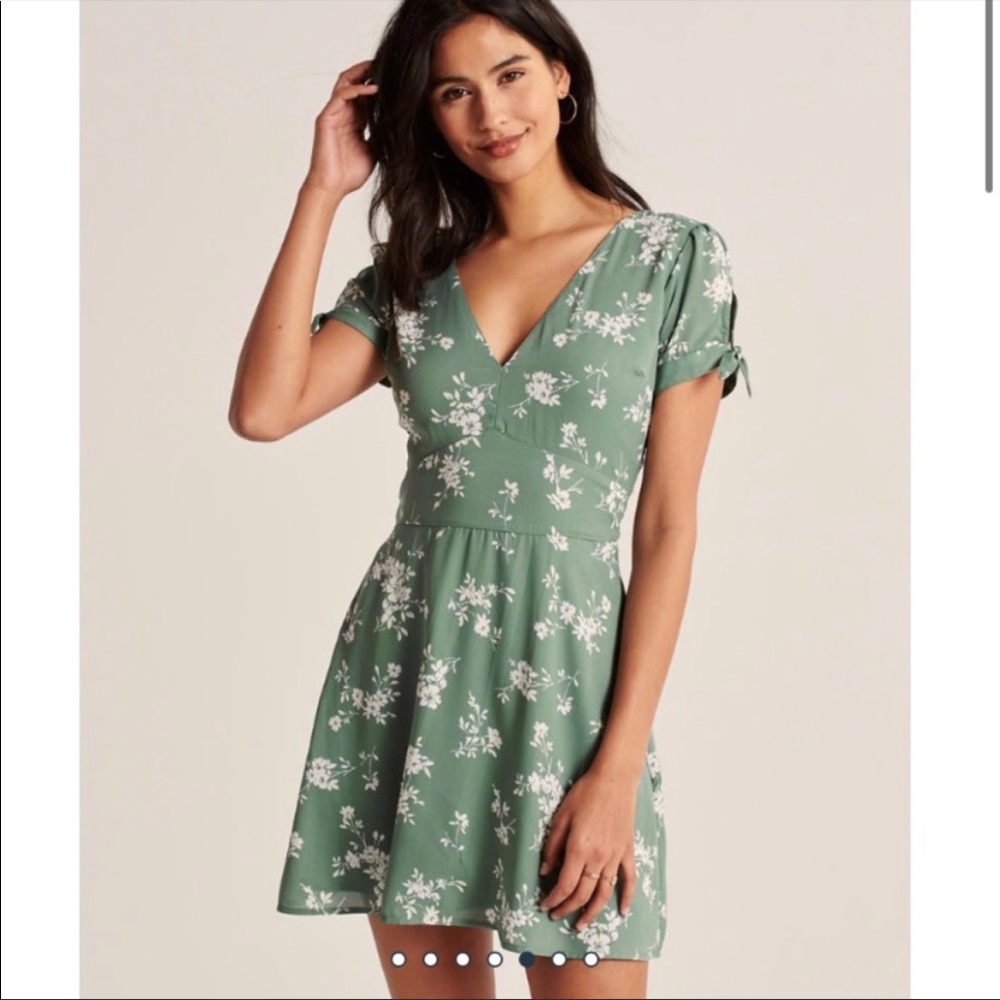 Abercrombie & Fitch Tie-Sleeve Mini Dress